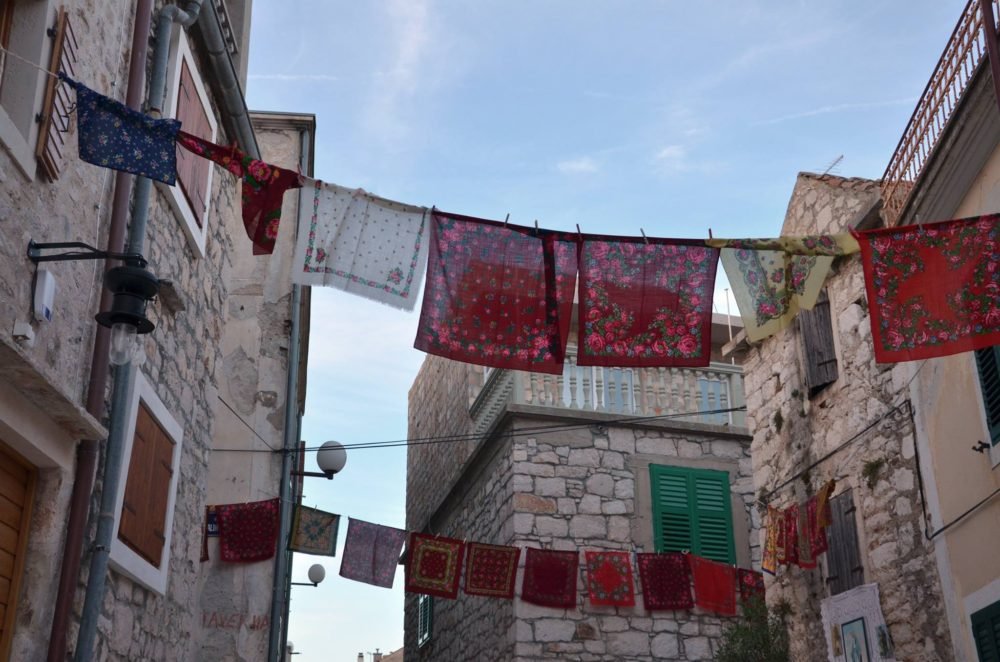 Featured image for “Bogat večerašnji program na otoku Murteru”