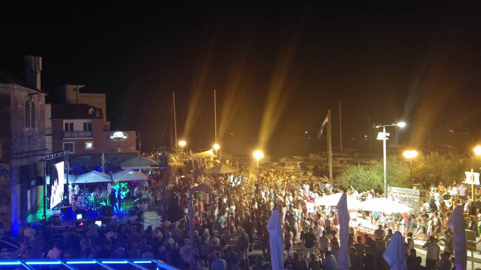 Featured image for “Tisno slavi pobjedu koncertom KUD-a Hartić – maestro Dino Obratov najavljuje svečanost na Rudini”