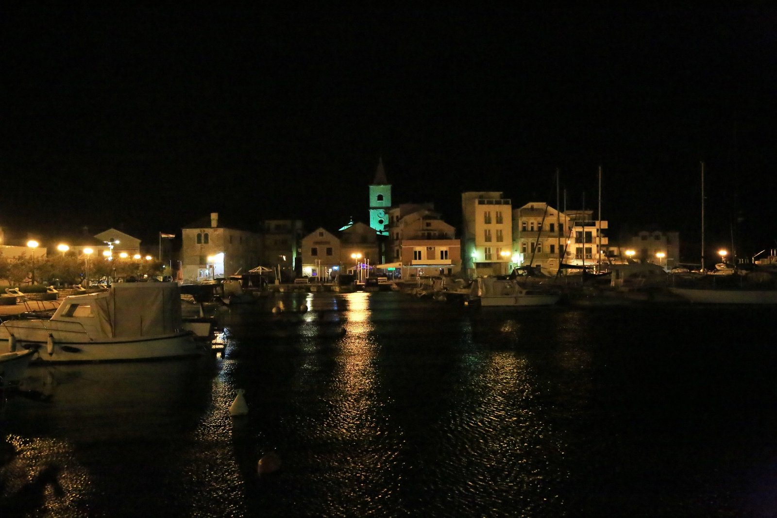 Featured image for “NAJAVA Od Pirovca do Murtera brojna događanja”