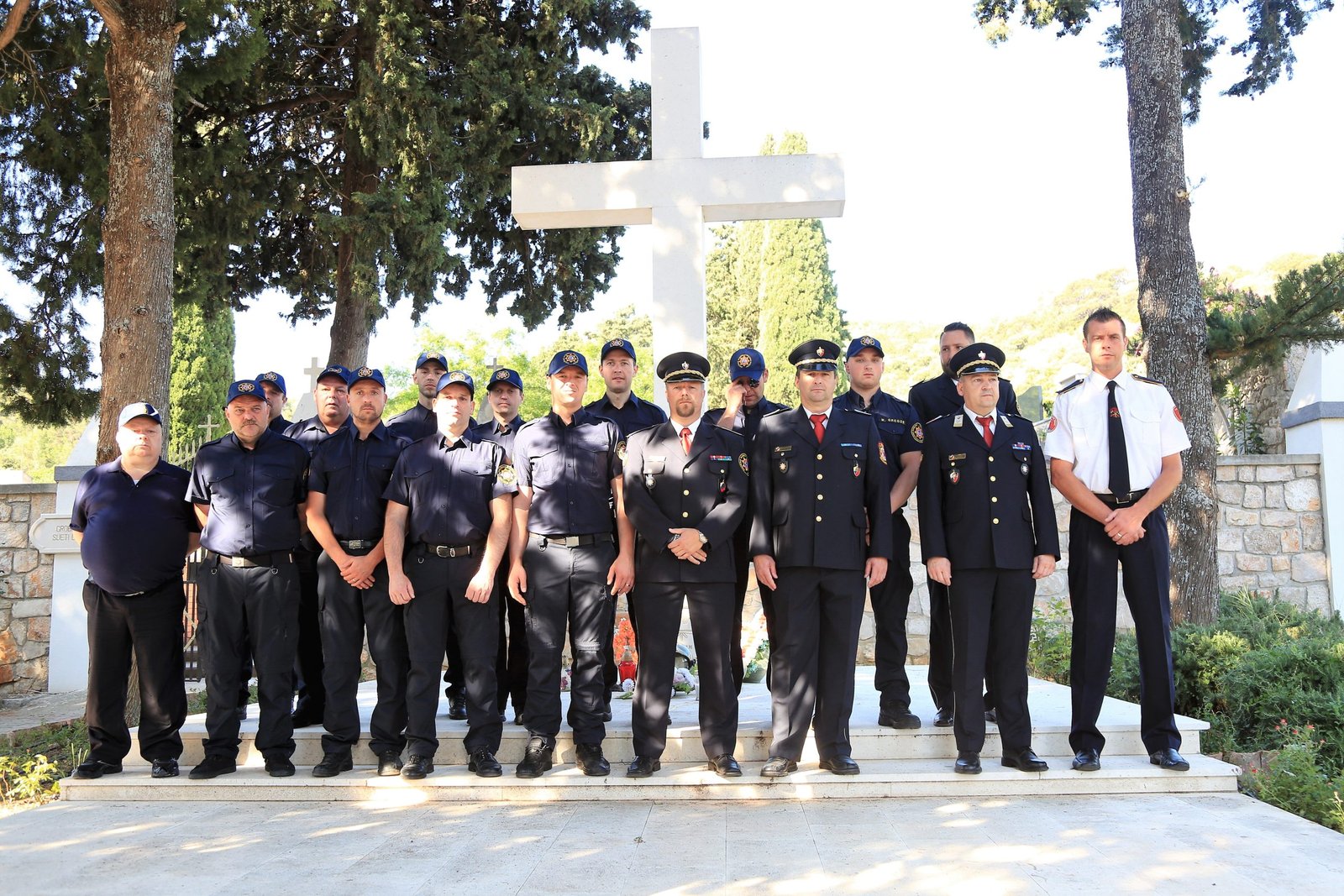 Featured image for “Predsjednica RH s obiteljima poginulih vatrogasaca – razjasniti okolnosti kornatske tragedije”