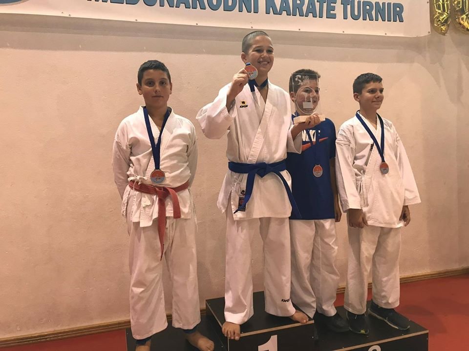 Featured image for “Pirovački karataši izvrsni u Pločama – tri pobjede i poraz Tonija Gulama”