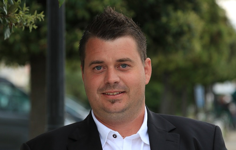 Featured image for “Uzavrela politička scena – Toni Turčinov izlazi iz HSS-a i prelazi u HDS”