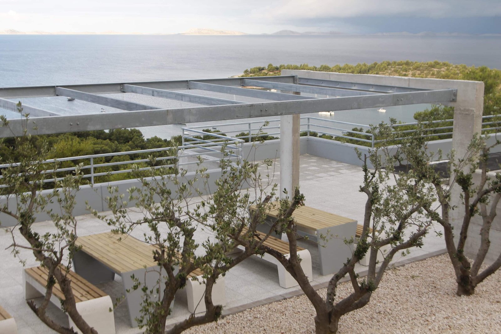 Featured image for “FOTO “Odmorište Kosirina” čeka kraj godišnjih odmora!?”