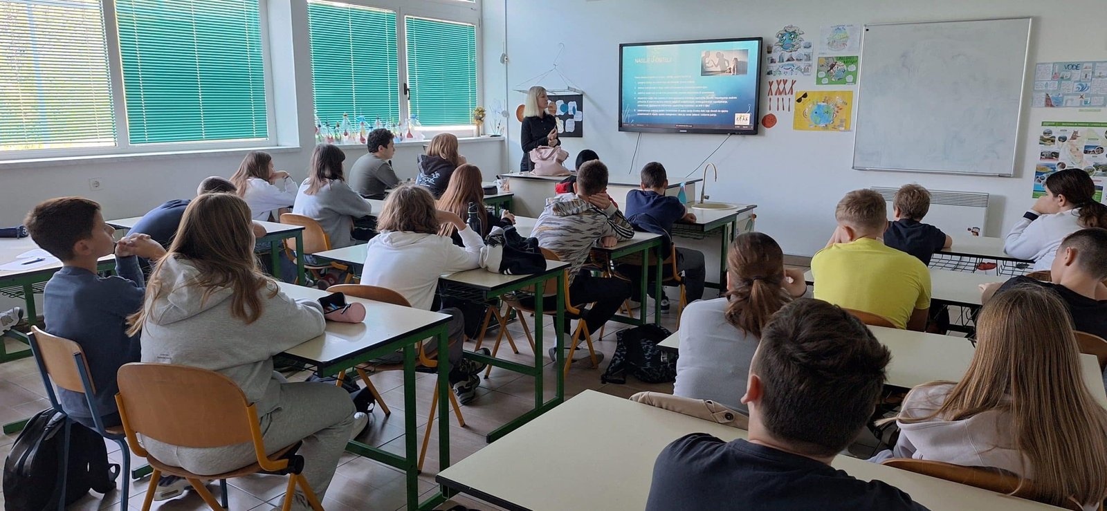 Featured image for “TISNO Općina financira kupnju radnih materijala za sve učenike osnovnih škola”